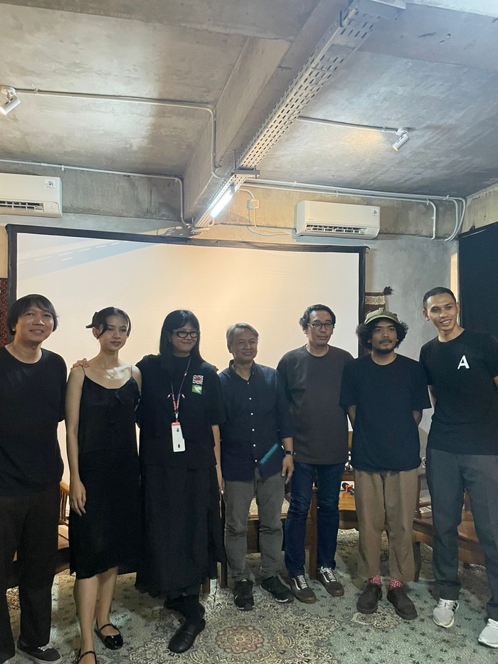 Efek Rumah Kaca Efek Rumah Kaca rilis video musik Rimpang bersama Pancaran Sinema.