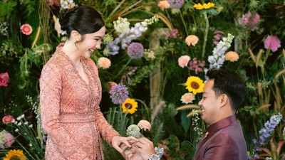 Foto: Gaya Febby Rastanty saat Dilamar Polisi, Memesona Pakai Kebaya Oranye