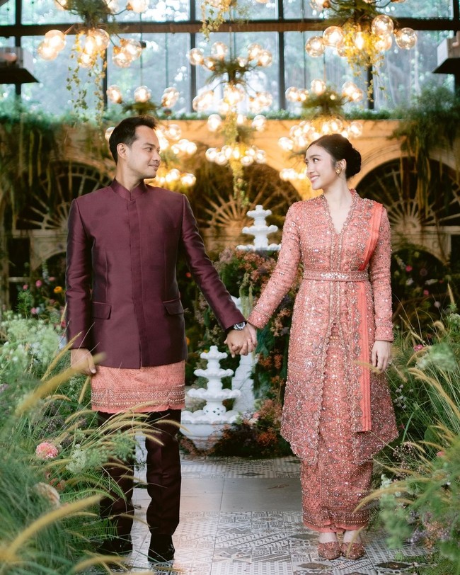 Siapa yang bakal menjadi suaminya? Pria tersebut adalah Drajat Djumantar yang diketahui berprofesi sebagai polisi. (Foto: Instagram/@febbyrastanty)