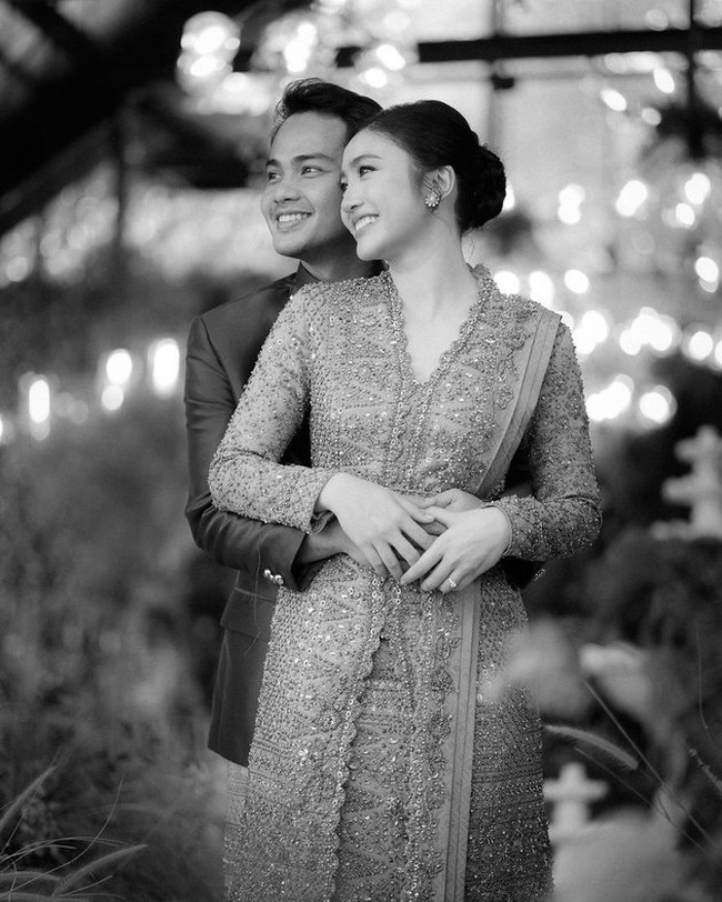 Lewat unggahan tersebut, Febby dan Drajat Djumantar memamerkan kemesraan sambil merangkul satu sama lain. (Foto: Instagram/@febbyrastanty)