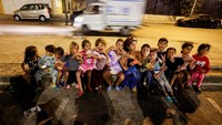 Sebagian besar dari mereka adalah anak-anak.  