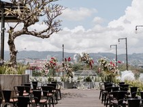 Intimate Wedding Kekinian dengan Pemandangan Indah dari Rooftop