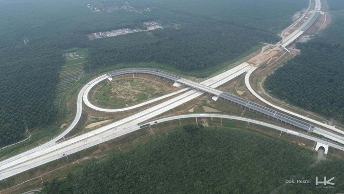 Pembangunan Jalan Tol Tanjung Pura - Pangkalan Brandan (18,9 km) yang merupakan Seksi 3 dari Jalan Tol Binjai  Pangkalan Brandan terus dikebut. Begini progresnya.