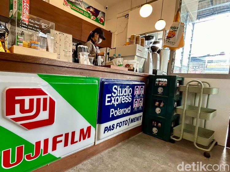 Jangan Salah, Ini Tempat Ngopi Bukan Studio Foto