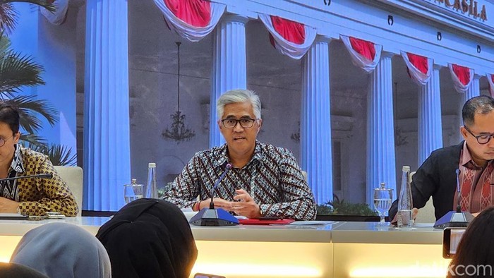 Jubir Kemlu RI Roy Soemirat (Adrial Akbar/detikcom)