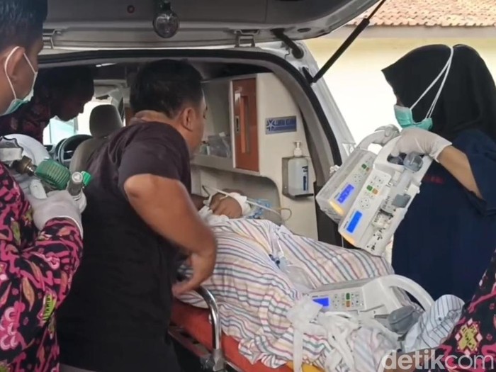 Kameraman TvOne, Geigy Yudhistira, korban luka dalam kecelakaan di Tol Pemalang-Batang KM 315, dirujuk dari RSI Al Ikhlas Pemalang ke RSU Budi Rahayu, Kota Pekalongan, Kamis (31/10/2024) sore.