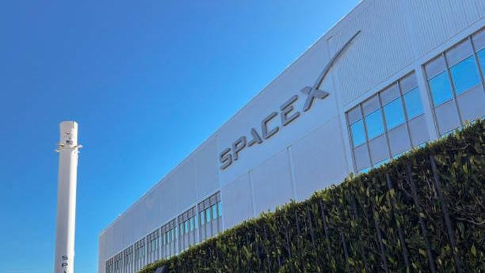 Hawthorne, California, USA-June 27, 2024: Exterior view of SpaceX headquarters located in Hawthorne, California. Photographed on the street level of Crenshaw Blvd. SpaceX is the aerospace firm founded by Elon Musk.