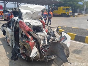 Mobil TvOne Sempat Terseret 75 Meter Saat Dihantam Truk Boks Rosalia Express