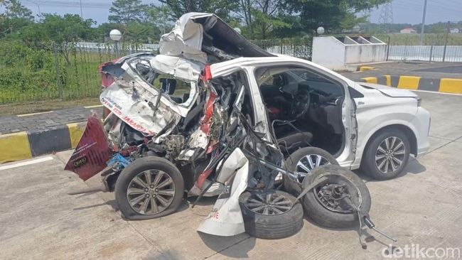 Kecelakaan di Tol Pemalang-Batang