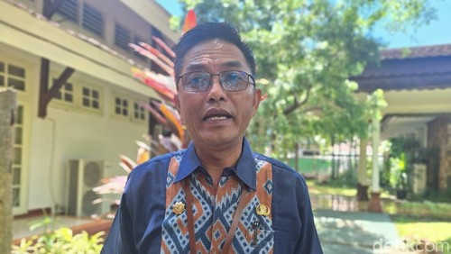 Kepala Dinas Pariwisata (Dispar) NTB Jamaluddin Malady saat diwawancarai di Mataram, Kamis (31/10/2024)