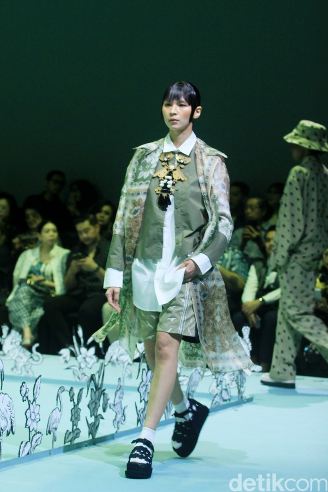 Fashion show Studio 133 Biyan Spring/Summer 2025 di Intercontinental Hotel, Pondok Indah, Senin [28/10/2024]. Menampilkan 110 busana, Biyan menceritakan tentang keseimbangan dalam kehidupan melalui koleksi terbarunya ini. Foto: Mohammad Abduh/detikcom.