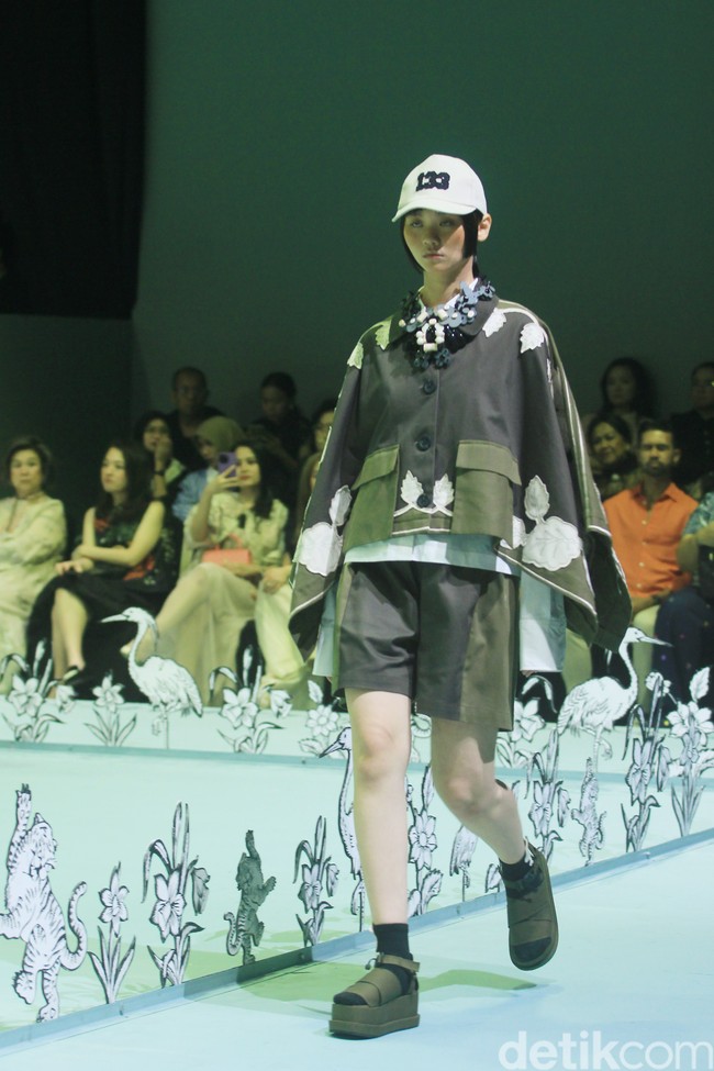 Fashion show Studio 133 Biyan Spring/Summer 2025 di Intercontinental Hotel, Pondok Indah, Senin [28/10/2024]. Menampilkan 110 busana, Biyan menceritakan tentang keseimbangan dalam kehidupan melalui koleksi terbarunya ini. Foto: Mohammad Abduh/detikcom.