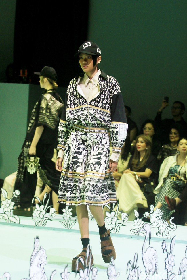 Fashion show Studio 133 Biyan Spring/Summer 2025 di Intercontinental Hotel, Pondok Indah, Senin [28/10/2024]. Menampilkan 110 busana, Biyan menceritakan tentang keseimbangan dalam kehidupan melalui koleksi terbarunya ini. Foto: Mohammad Abduh/detikcom.