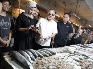 Sidak ke Pasar Kosambi, Zulhas: Harga Ayam Sedikit Naik, Beras Turun