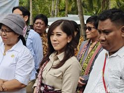 Menkomdigi Meutya Hafid Blusukan Cek Sinyal Internet di Pelosok NTT