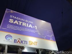 Momen Menkomdigi Meutya Hafid Pantau Progress Internet Satria-1