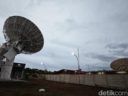 Momen Menkomdigi Meutya Hafid Pantau Progress Internet Satria-1