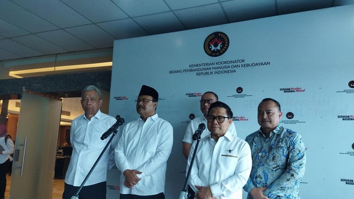 Menteri Koordinator bidang Perbedaannya Masyarakat (Menko-PM), Muhaimin Iskandar atau Cak Imin menggelar rapat koordinasi (rakor) perdana dengan Menteri Sosial (Mensos), Saifullah Yusuf atau Gus Ipul.