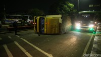 Tak ada korban jiwa atas kejadian ini, seorang sopir yang terlibat kecelakaan tak mengalami luka parah.