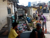 Menumpuk Berbulan-bulan, Sampah di Saluran Air Plumbon Akhirnya Diangkut