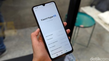 Poco C75 menjalankan HyperOS berbasis Android. Ponsel ini akan mendapatkan update sistem operasi Android dua generasi dan update keamanan selama tiga tahun. Foto: Virgina Maulita Putri/detikINET
