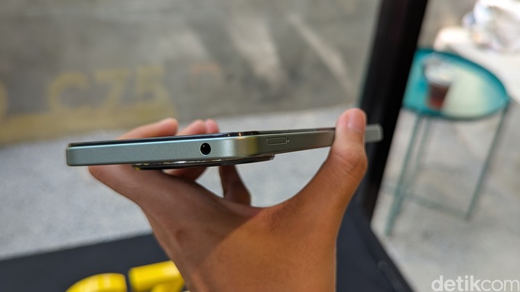 Poco C75