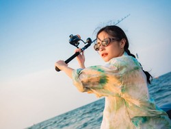 8 Foto Prilly Latuconsina Naik Yacht Baru, Jajal Menyetir Hingga Memancing