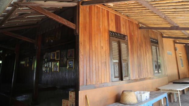 Rumah Adat Sunda di Kampung Adat Kranggan, Kota Bekasi