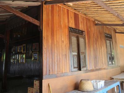 Potret Rumah Adat Sunda di Tengah Kota Bekasi, Terbuat dari Kayu Nangka