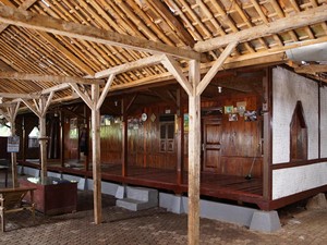 9 Rumah Adat Jawa Barat Lengkap dengan Ciri Khas dan Filosofinya
