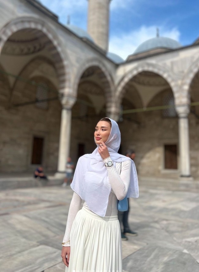 Sabina Altynbekova merupakan pemain asing pertama yang direkrut untuk Proliga 2025. Pengumuman resmi Sabina bergabung sebagai pemain baru Yogya Falcons itu diumumkan di akun Instagram @yogyafalcons. Foto: Instagram/@altynbekova_20