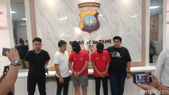 Satresnarkoba Polresta Barelang tangkap oknum polisi yang jadi pengedar Sabu.(Alamudin/detikSumut)