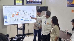 Momen Menkomdigi Meutya Hafid Pantau Progress Internet Satria-1