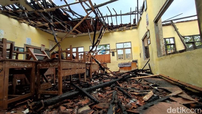 SDN 2 Kujang Ciamis yang terbakar.