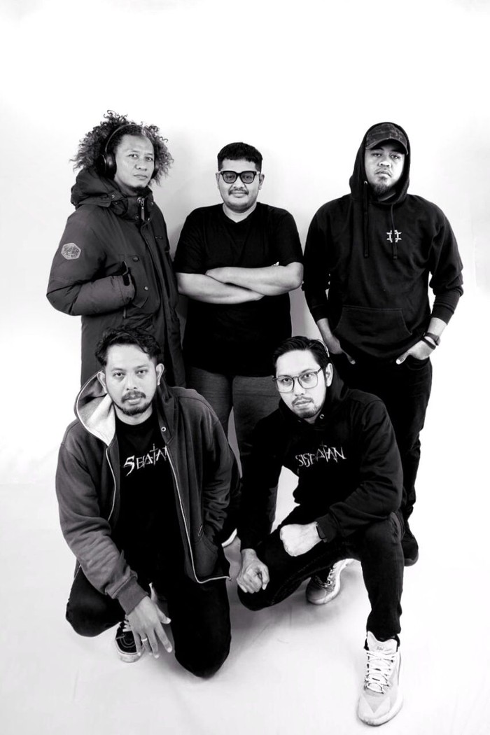 Sisi Selatan Unit metalcore Sisi Selatan luncurkan album baru Bhavitra pada 1 November 2024.