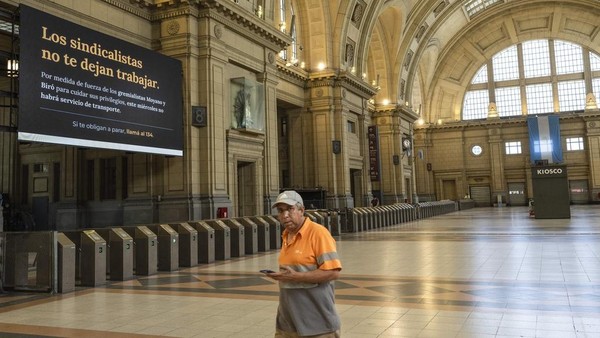 Stasiun Kereta di Argentina Kosong Imbas Pekerja Mogok Kerja