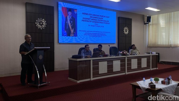 Suasana Forum Dosen FISIP UIN Sunan Gunung Djati, di Aula FISIP Sunan Gunung Djati, Kota Bandung. Rabu (30/10/2024).