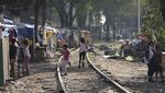 Tenda Migran Penuhi Bantaran Rel Kereta di Meksiko