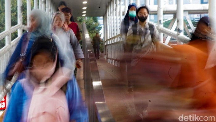 Badai pemutusan hubungan kerja (PHK) masih menghantui pekerja di Indonesia. Kementerian Ketenagakerjaan (Kemnaker) mencatat sebanyak 59.764 orang terkena PHK hingga Oktober 2024.