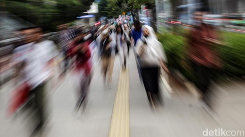 Badai pemutusan hubungan kerja (PHK) masih menghantui pekerja di Indonesia. Kementerian Ketenagakerjaan (Kemnaker) mencatat sebanyak 59.764 orang terkena PHK hingga Oktober 2024.