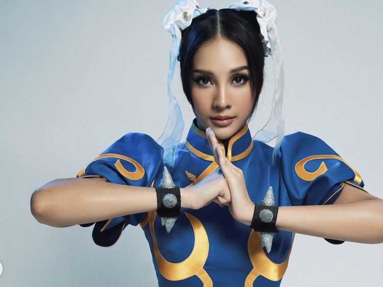 Foto Anya Geraldine Jadi Chun-Li untuk Halloween, Belahan Tinggi Jadi Sorotan