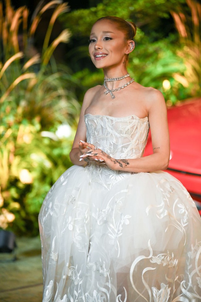 Namun, di balik penampilan glamornya, tubuh mungil dengan tulang yang terlihat semakin jelas menjadi sorotan dan menimbulkan kekhawatiran di kalangan penggemar. Foto: Getty Images