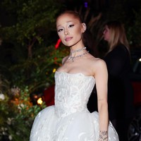 Penampilan terbaru Ariana Grande di acara WSJ Magazine Innovator Awards 2024 membuat banyak penggemar khawatir. Penyanyi dan aktris 31 tahun itu tampil memukau dalam balutan gaun putih berpotongan strapless. Foto: Getty Images