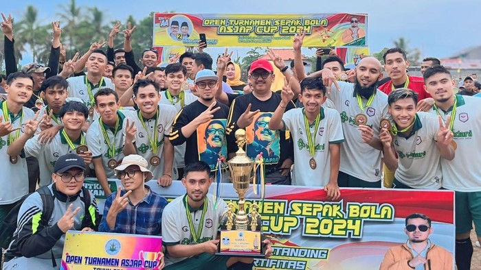 Asep Japar foto bersama pemenang Asjap Cup 2024.