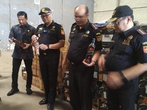2.940 Karton Minumal Alkohol Ilegal Senilai Rp 17,6 M Diamankan di Jatim