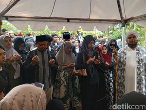 Pesan Duka Dony Ahmad Munir di Pemakaman Anak Drummer Matta Band