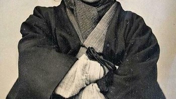 Oda Nobuyoshi, aktivis hak masyarakat sipil dan dokter gigi Jepang pada Era Meiji. Foto diambil pada tahun 1880 saat ia berusia 20 tahun. Foto: historyblackandwhite via Bored Panda