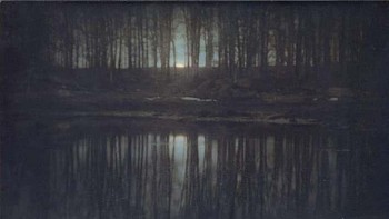 The Pond-Moonlight menggemparkan dunia seni saat terjual hampir USD 3 juta pada tahun 2006. Para kolektor tahu bahwa lukisan itu akan laku keras - foto itu diambil pada tahun 1904 oleh Edward Steichen, seorang fotografer legendaris Amerika. Foto: Ranker