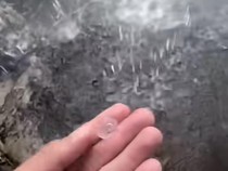 Video: Hujan Es Terjadi di Wilayah Tabanan Bali