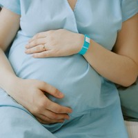 Influencer Banjir Kritik Usai Bagikan Video Istri Melahirkan 23 Jam